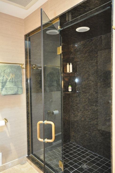 Mackoul Bathroom