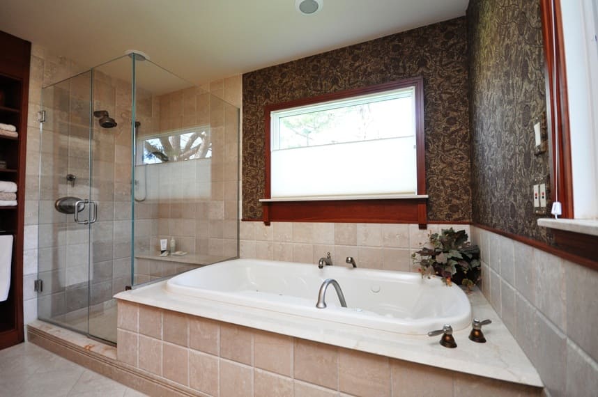 Mackoul Bathroom
