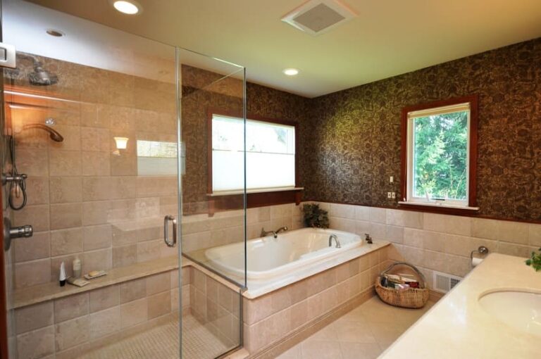 Mackoul Bathroom
