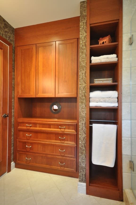 Mackoul Bathroom