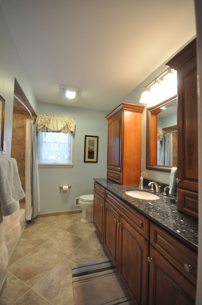 Gaylord Bathroom