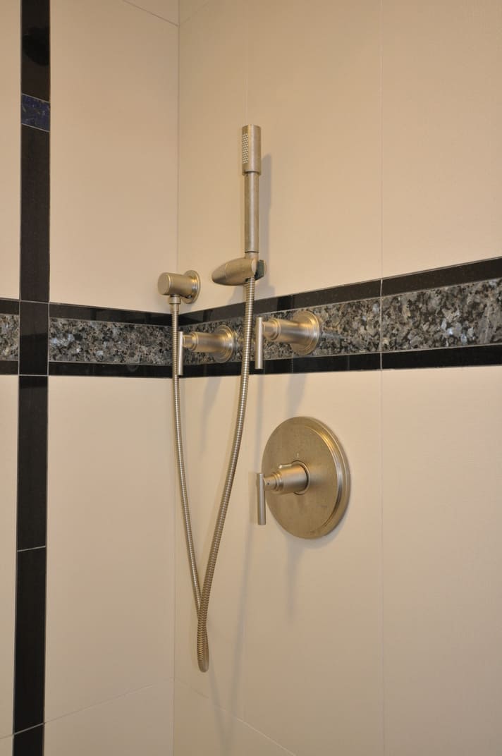 Seiden Bathroom