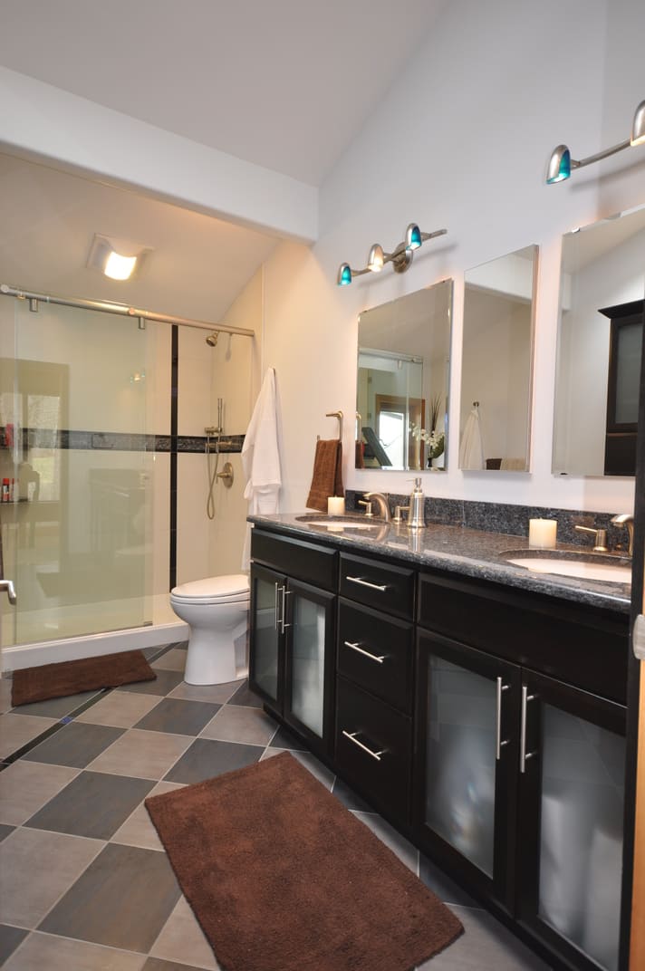 Seiden Bathroom